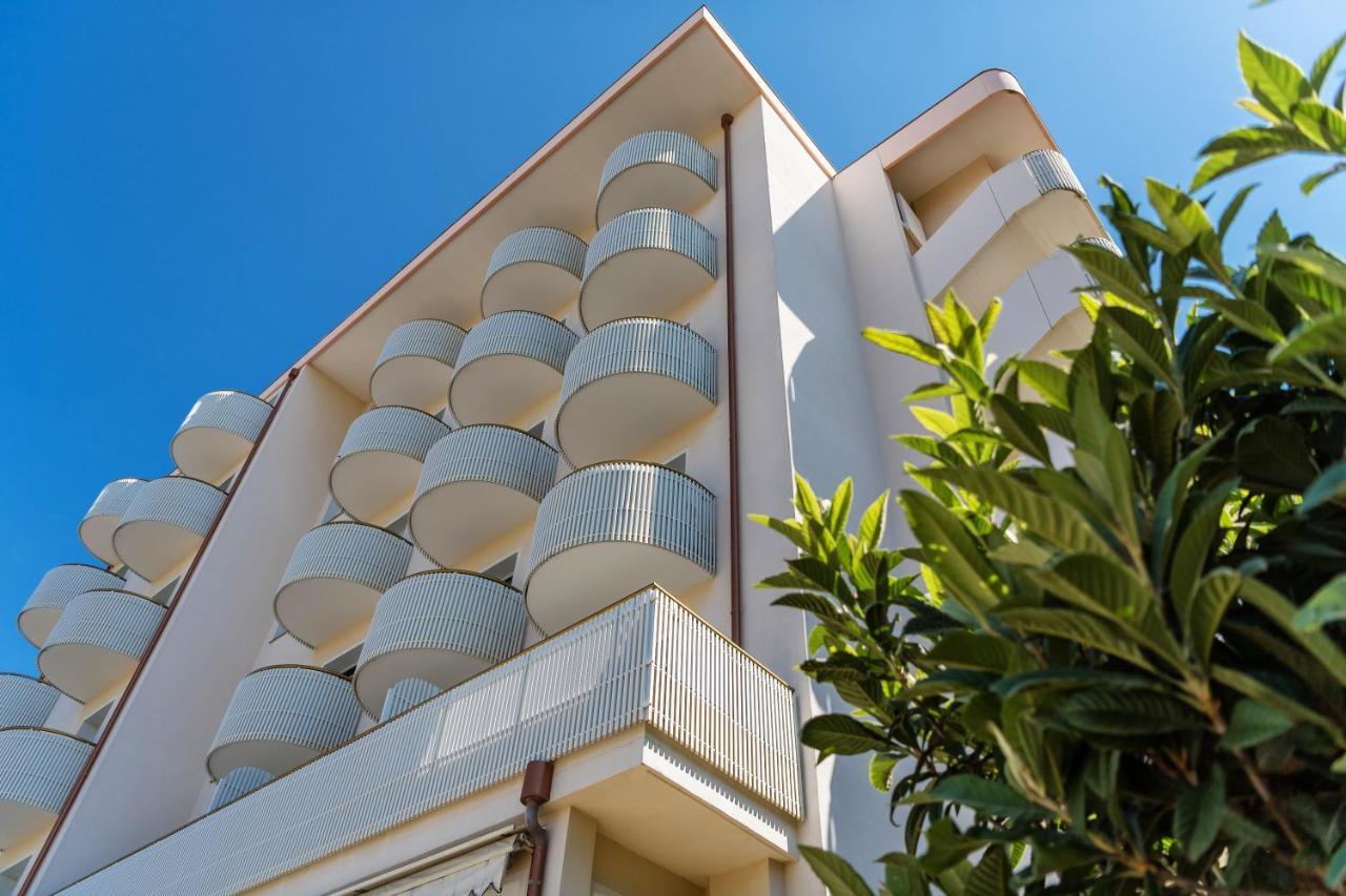 Salus Smart & Chic Hotel Lido di Jesolo Ngoại thất bức ảnh